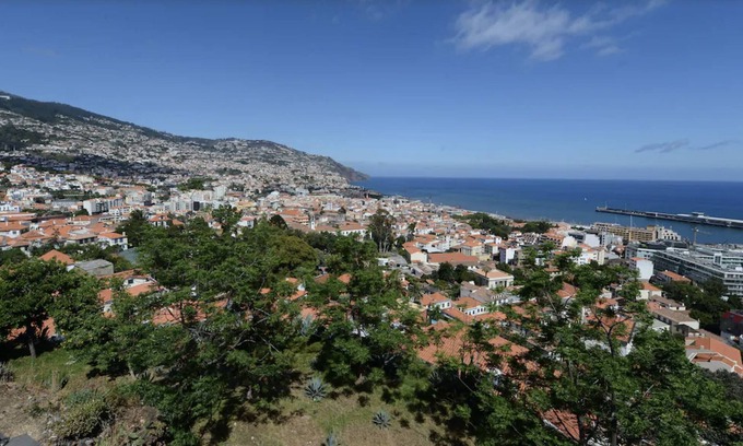 Sao Pedro House | VILLA IN THE CENTER OF FUNCHAL WITH STUNNING VIEWS OVER THE BAY