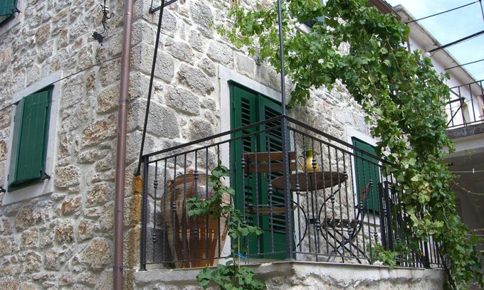Island Hvar Villa | Villa In The Old Town,5 Mins To Town Beach, Parking Nearby