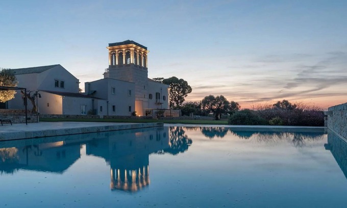 Conversano Villa | Villa in Triggianello with 10 bedrooms sleeps 20