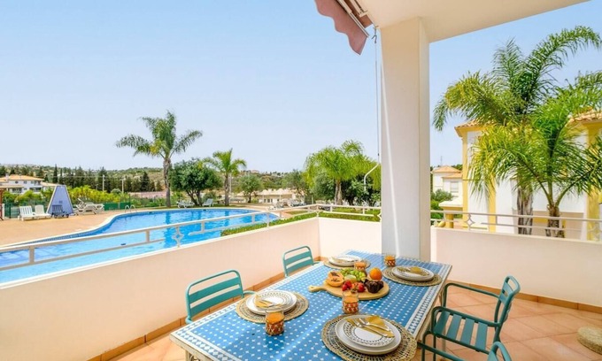 Urbanizacao dos Calicos Ski Chalet | Villa Isabella - FARM VILLAGE