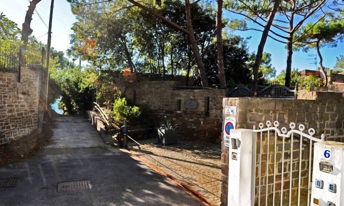 Castiglione della Pescaia Apartment | Villa Edera, apartment 20 meters from the sea.