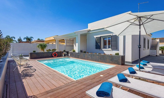 Santa Maria del Focallo Villa | Villa Loredana by Villa Plus