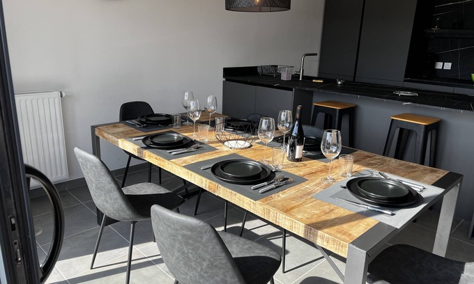 Bretteville-sur-Ay Villa | Villa Jacuzzi 100m from the beach