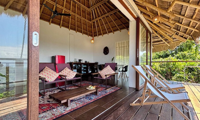 Balabag Villa | Villa JuPITER, Boracay, ocean view holiday home