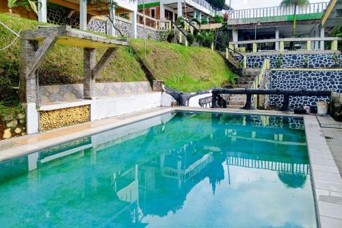 Ciloto Hotel | Villa Kampus Near Taman Safari Cisarua Puncak RedPartner