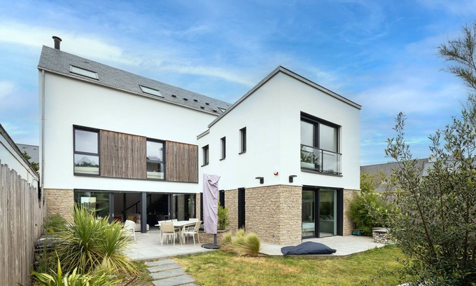 Lancieux House | Villa Ker Jade - vue sur la mer