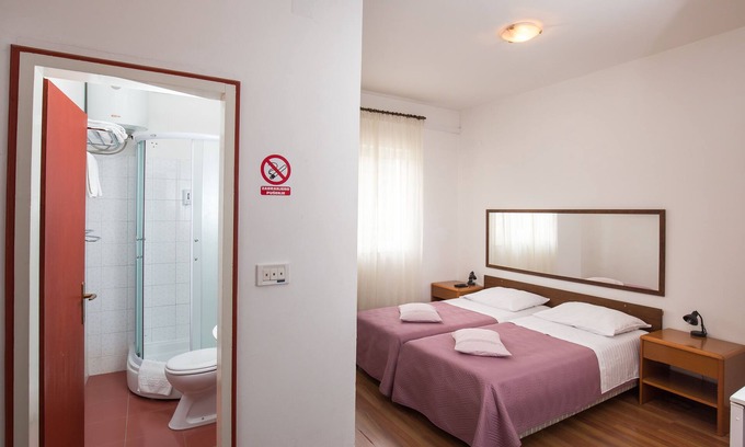 Rozat House | Villa Konalić - Double or Twin Room with Balcony and Sea View 2