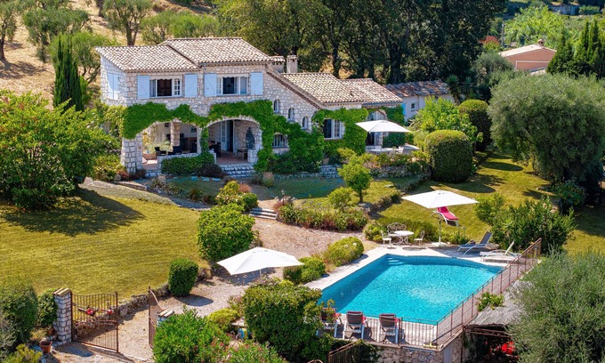 Tourrettes-sur-Loup Ski Chalet | VILLA L’HERBIER Sea & Montain vue in Tourrettes-sur-Loup
