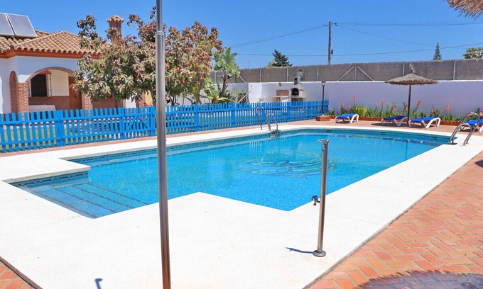 Conil de la Frontera Ski Chalet | Villa La Florida, community pool