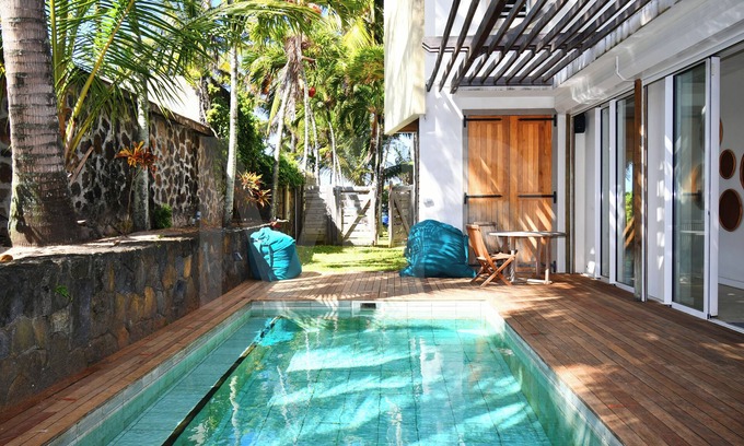 Trou d'Eau Douce Villa | Villa la Pelouse/piscine - Beachfront villa in Trou d'Eau Douce, Mauritius