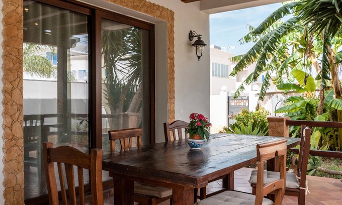 Realmonte Villa | Villa 'La Perla with Pool' with Private Pool, Wi-Fi and Air Conditioning