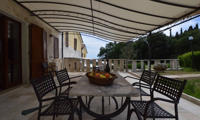 Monteverdi Marittimo House | Villa Le Querciolaie: dependance della Contessa