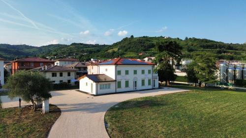 Gambellara Apartment | Villa Le Meridiane - apt n2 with kitchen