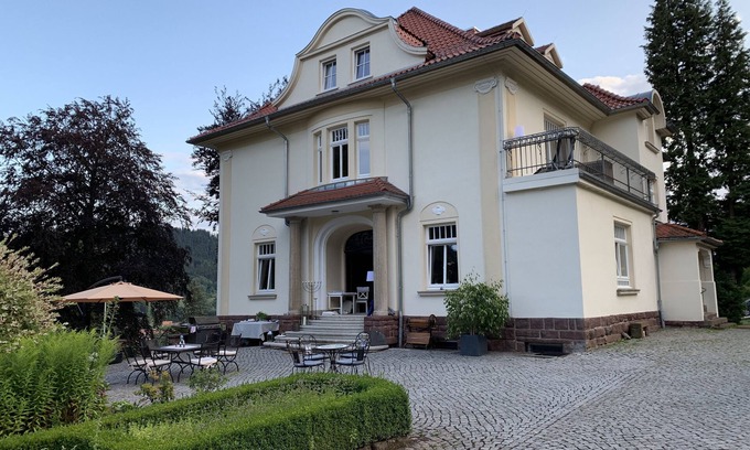 Friedrichroda Apartment | Villa Liebetrau -Residence in the Park-