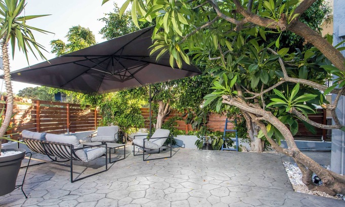 Petaloudes Villa | Villa Lilienne-Peaceful Escape with Garden & Balcony