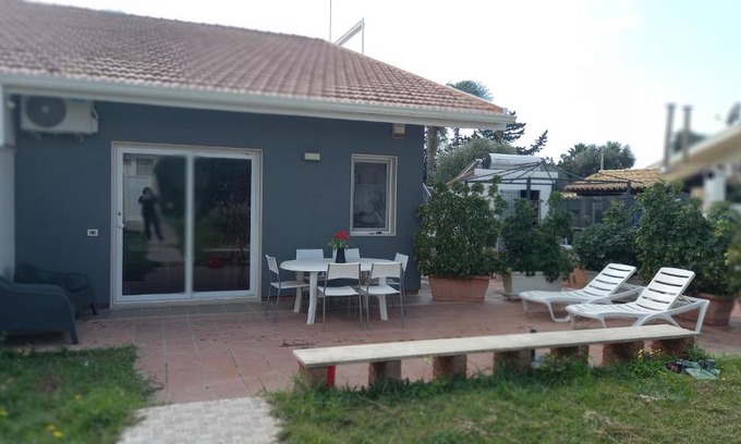 Casuzze House | Villa Lilium