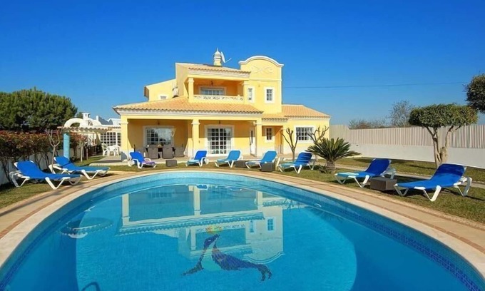 Albufeira Ski Chalet | VILLA LINDA PALACE