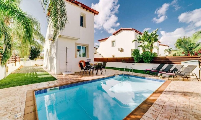 Pernera Villa | Villa Luca Summary: V