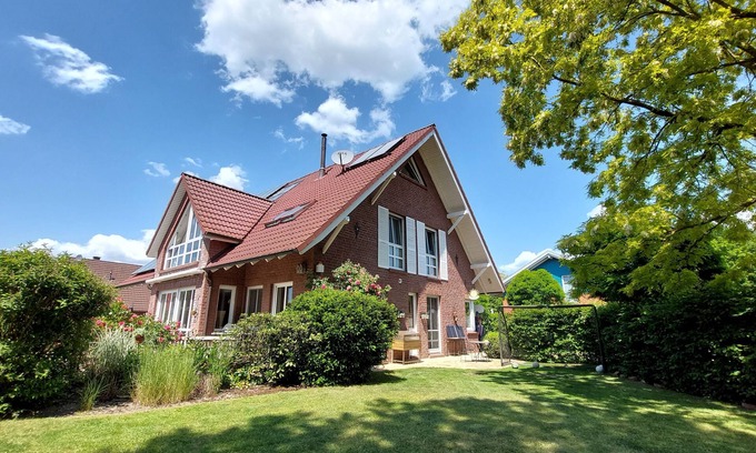 Drage House | Villa Lumina holiday home on the outskirts of Hamburg