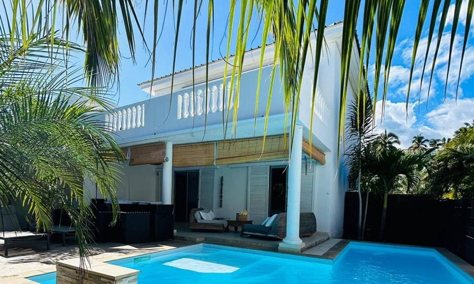 St Gilles-les-Bains Villa | Villa Mahé with pool and sea view