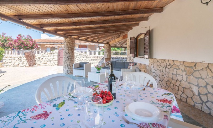 Granelli Villa | Villa Maison Essential close to the Beach with Sea View, Garden & Wi-Fi