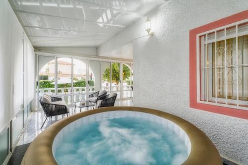 Los Alcazares Apartment | VILLA MARIE Estancia Premium en el MAR MENOR con Jacuzzi Climatizado