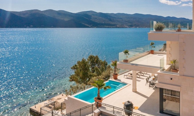 Viganj Villa | Villa Maris, 5m sea/beach, heated infinity pool, sauna, pets friendly