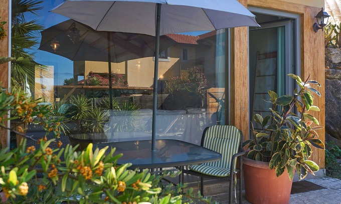 Cascais Ski Chalet | VILLA MARULHA GUINCHO, Garden, Private House, 900 meters from the Beach