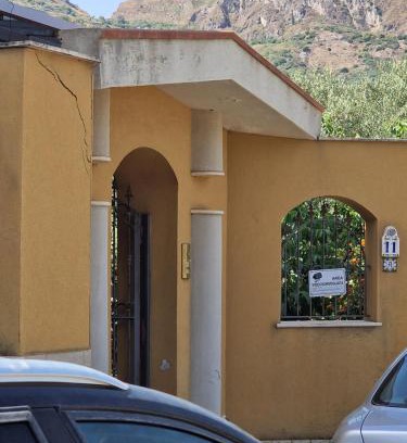 Savoca Apartment | Villa Mary Sol