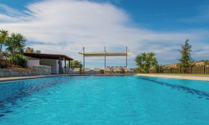 Kambanion Villa | Villa Mathea - Spacious Villa and Annex with Privacy and Large Swimming Pool