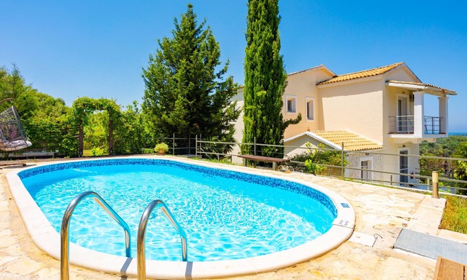 Sfakera Villa | Villa Mavrikia: Large Private Pool, A/C, WiFi, Eco-Friendly