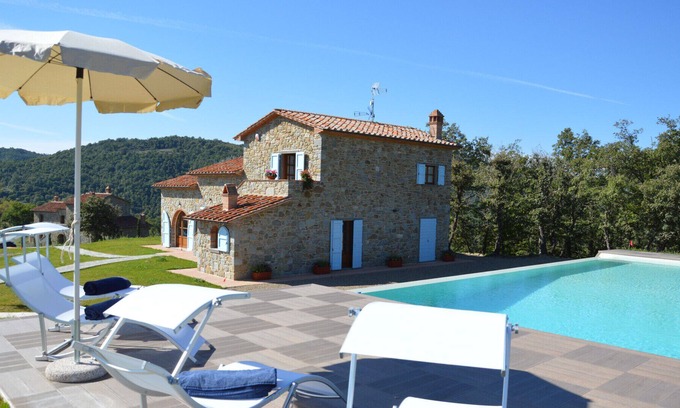 Pieve di Chio Villa | Villa Memento, silence surrounded by nature