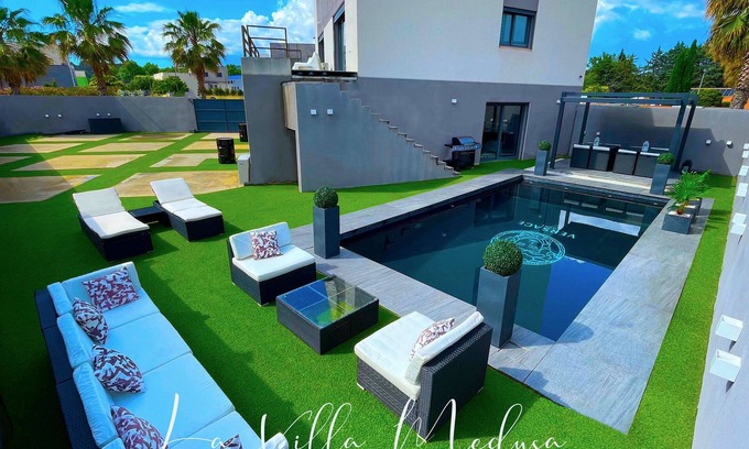 Vic-la-Gardiole Villa | Villa Médusa, design and comfort close to the beach