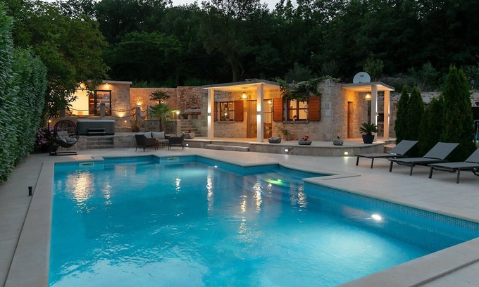Podbablje Villa | Villa Mia 2 - Six Bedroom Villa with Private Pool