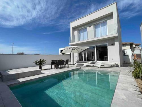 Castello d'Empuries Villa | Villa moderna piscina privada