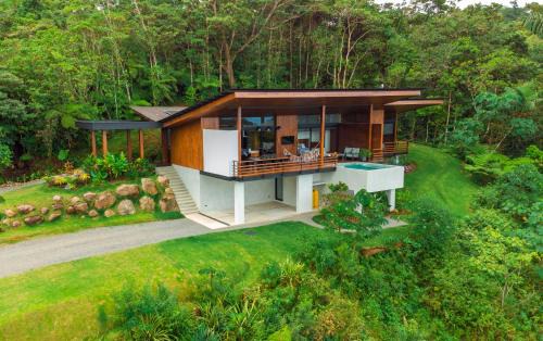 Guacimo Villa | Villa Morpho - Luxury Jungle House at Ecolirios Green Community