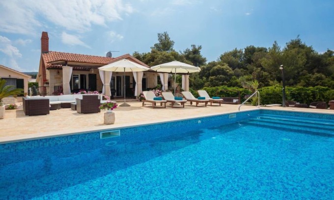 Supetar House | Villa Mutnik by Interhome