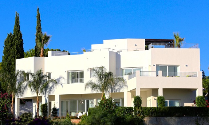 Urbanizacion el Rosario Villa | Villa near Beach with Pool & Panoramic Views