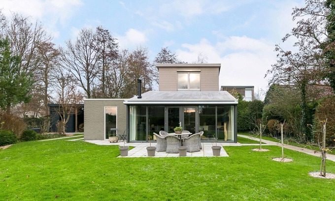Kamperland House | Villa near Veerse Meer with Garden Views