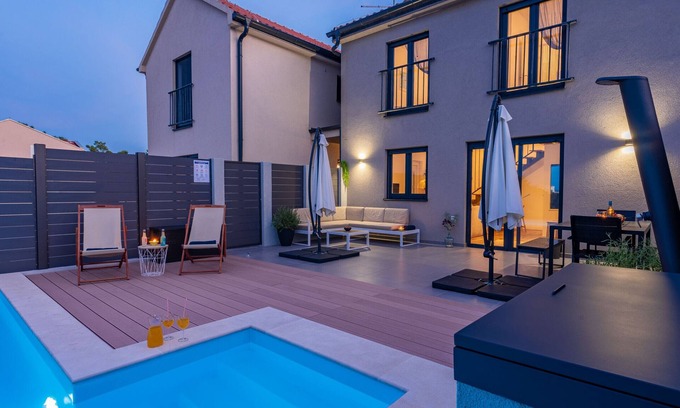 Nin Villa | Villa Nia,near the beach, private pool, 4+2 PAX, wheelchair accessible