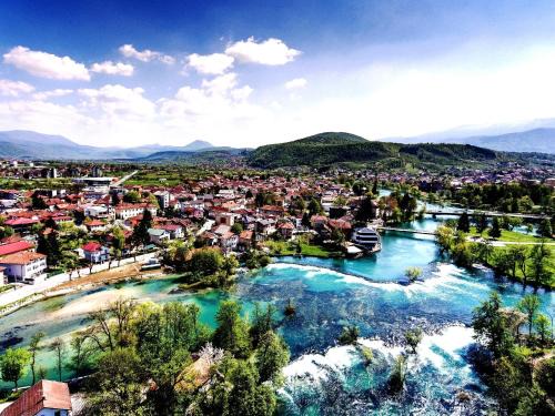 Mali Radic Villa | Villa Nour El Donya - Your Touch of Home in the River-Heart of Bihać