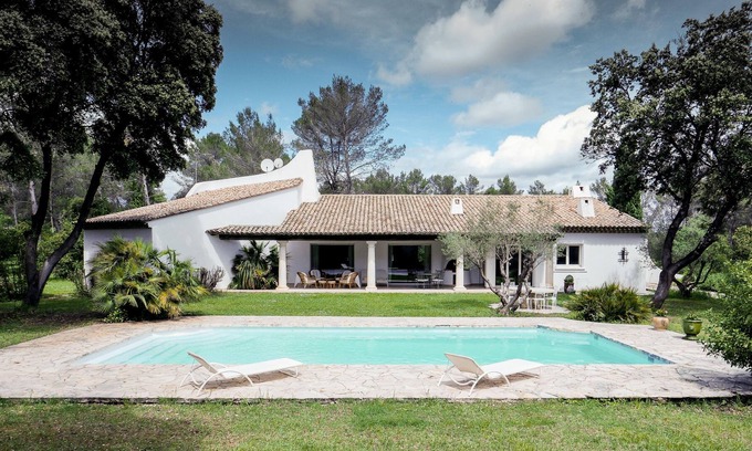 Saint-Clement-de-Riviere House | villa of character in a park of 7000m2 fenced with swimming pool