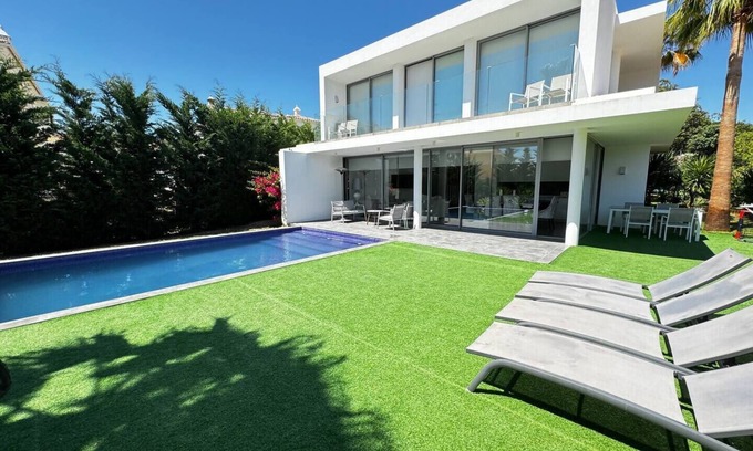 Pera House | Villa Pêra by Gabi Miguel