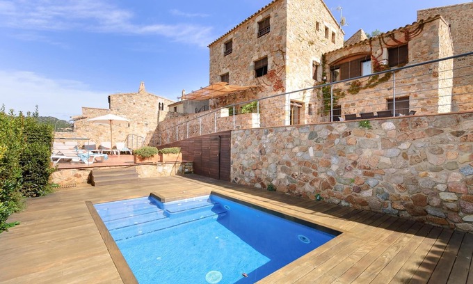 Old Town Cottage | VILLA PANDORA luxury rustic house with pool
