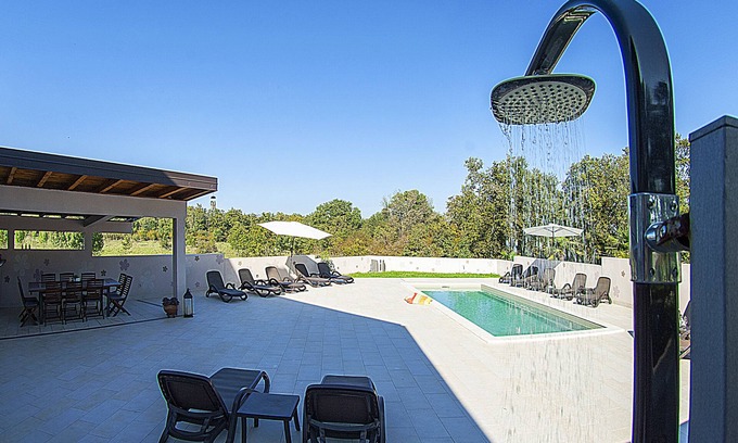 Buzinija Hotel | Villa Paolija