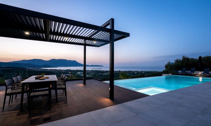 Kissamos Villa | Villa Phos | Luxury, private pool&stunning seaview