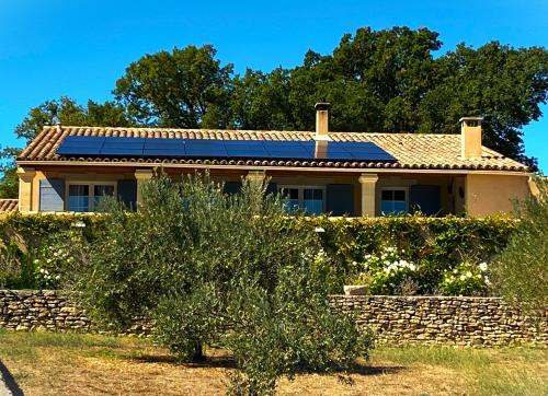Cabrieres-d'Avignon Villa | Villa privée avec vue et piscine près de Gordes