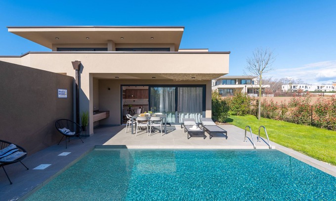 Karigador Apartment | Villa Querchus Apartment 7 with private Pool