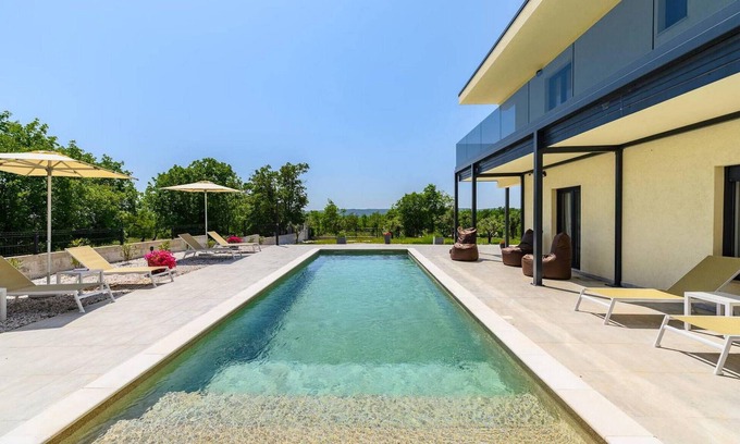 Brgod House | Villa Quinta is a modern holiday home with swimming pool and sauna, only 4 km from the sea.