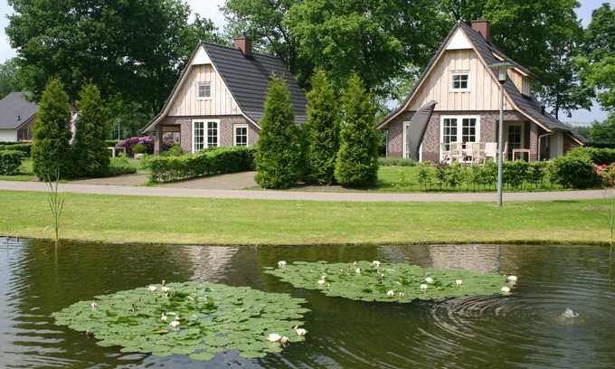 Hellendoorn House | Villa Retreat With Pets